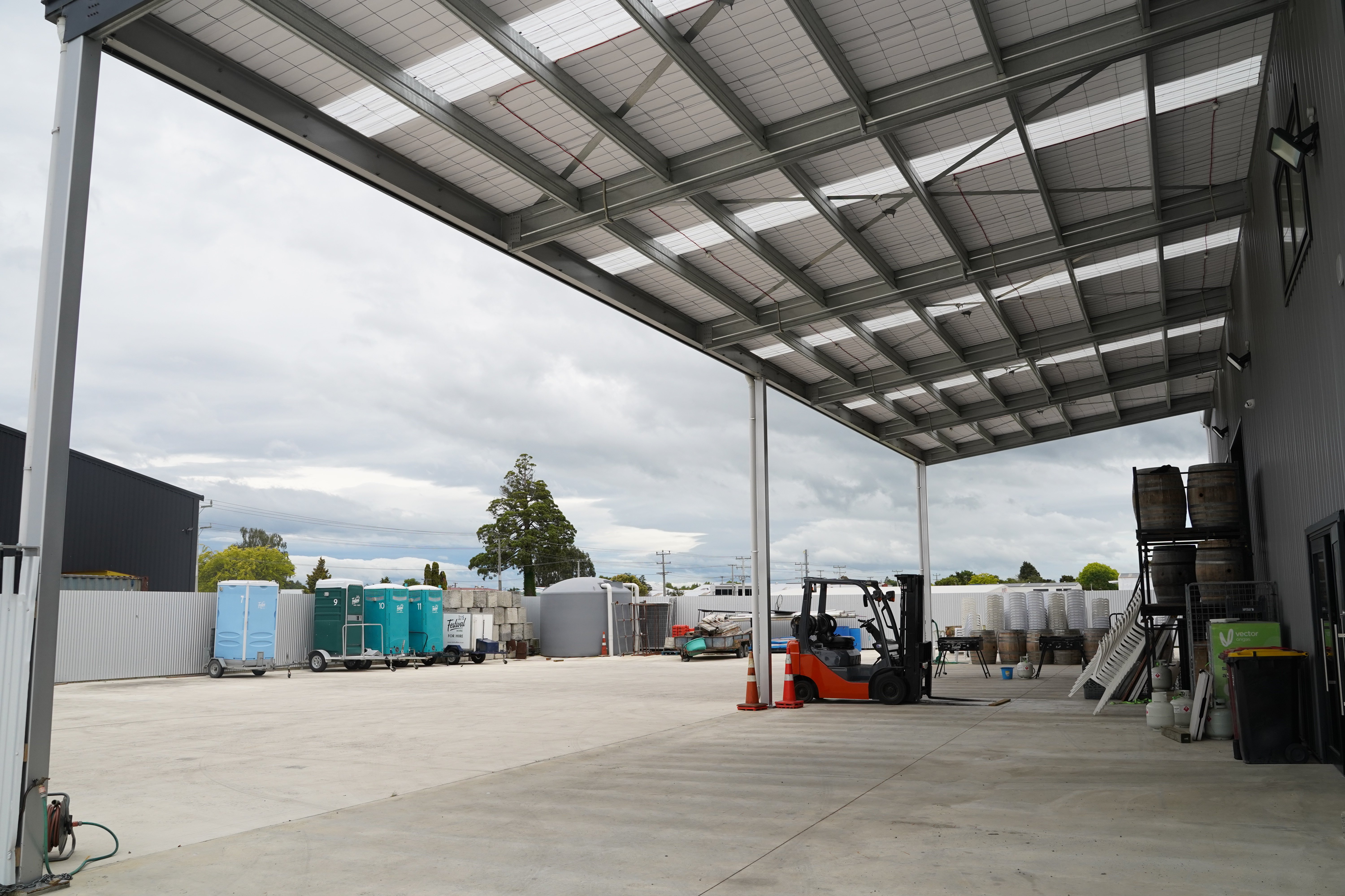 C2368 Festival Hire  (4)