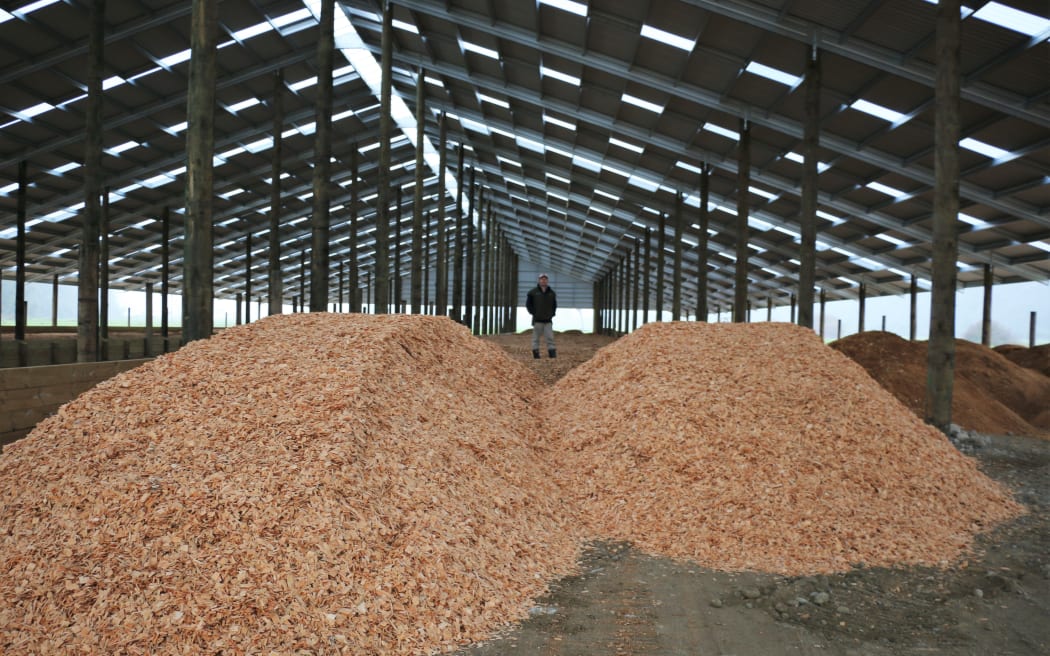 Volckman Composting Barn Woodchip Bedding